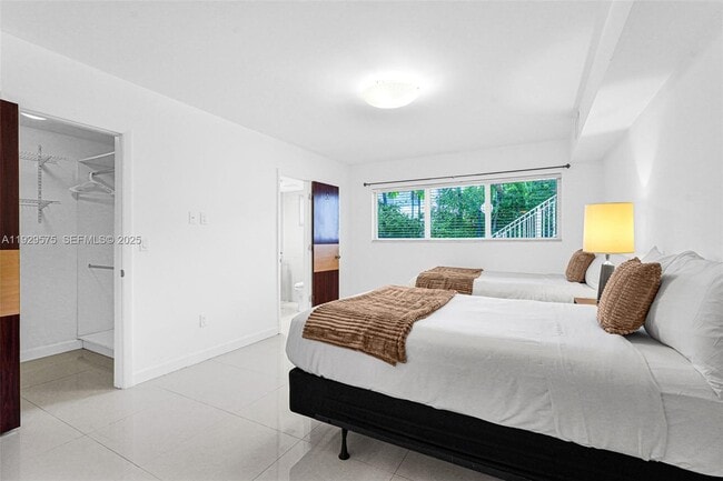 Building Photo - 1035 94th St