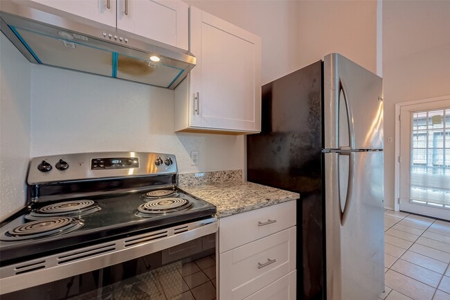 Building Photo - 11009 Crenchrus Ct