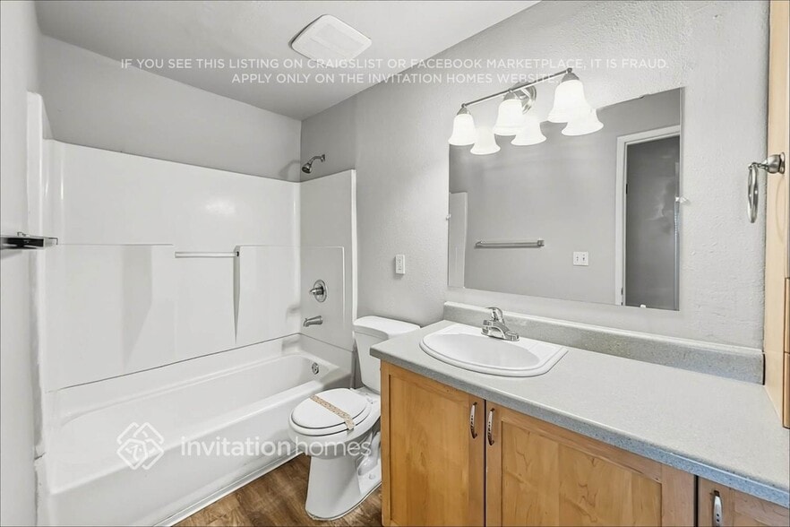 Building Photo - 2528 Platte Ct S