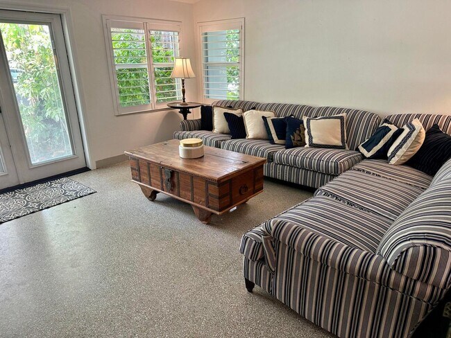 Building Photo - 212 Kings Lynn