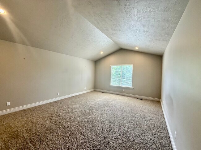 Building Photo - 2034 E 4500 S