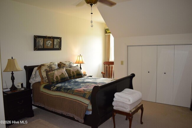 Building Photo - 245 Blue Valley Rd