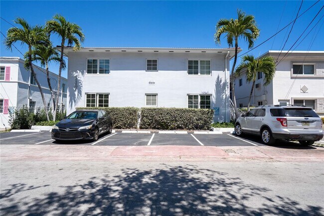Building Photo - 117 S Shore Dr