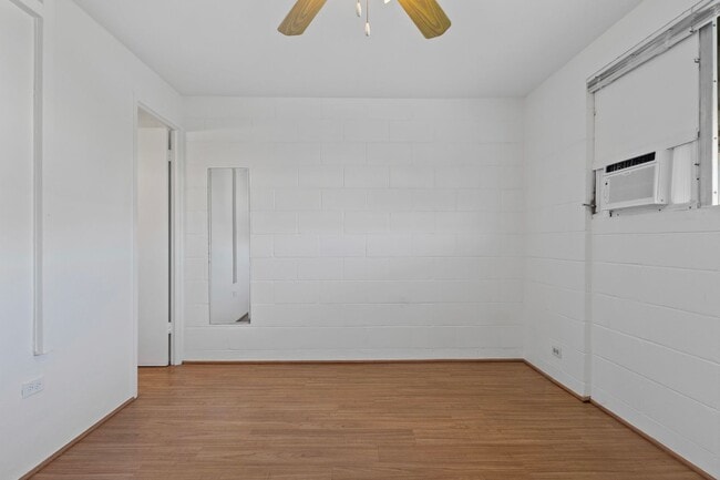 Building Photo - Charming Pualei Circle 1BR Condo with Parking, Pool & Utilities Included