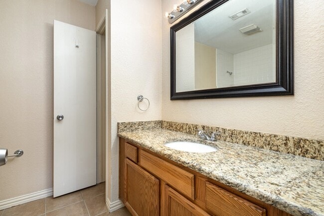 Building Photo - 1521 Wheatfield Ct