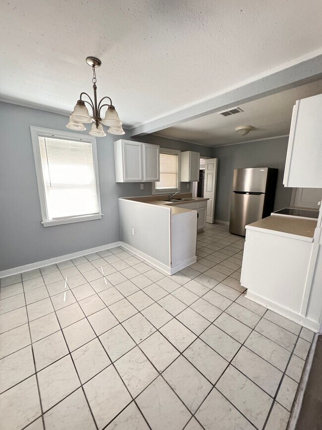 Building Photo - 307 Clairborne Ave