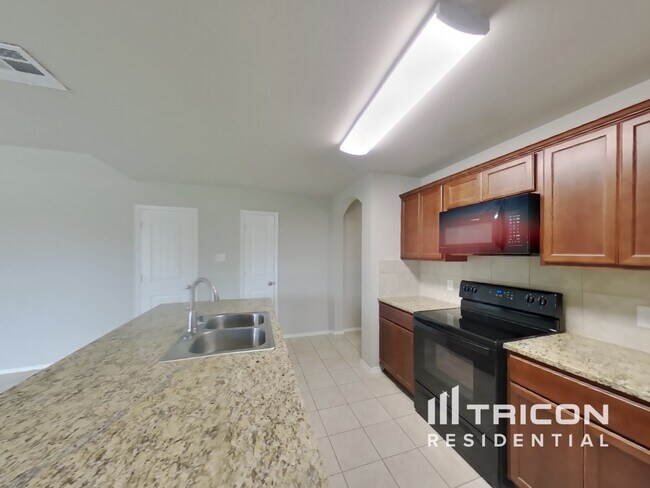 Building Photo - 2321 Triston St