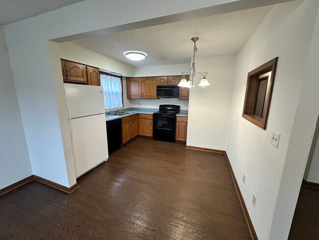 Building Photo - 1904 Sherri Ln