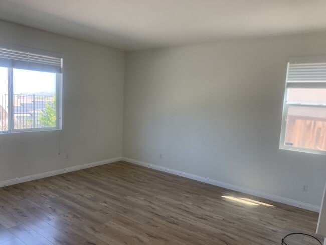 Building Photo - 10958 Clover Cir