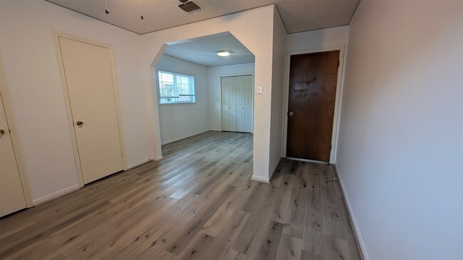 Building Photo - 10523 Huff Dr