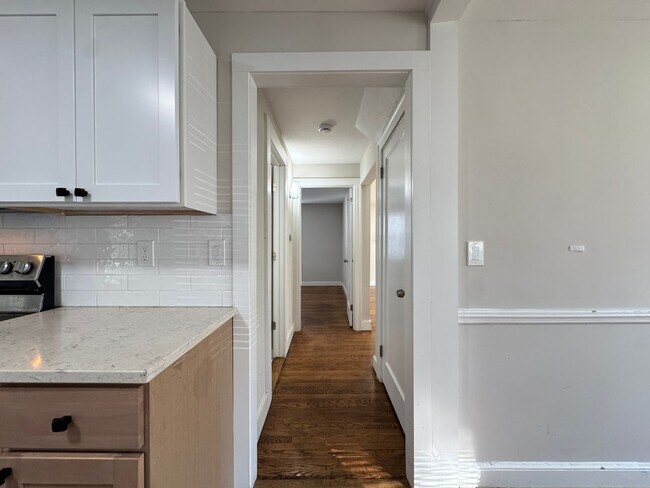 Building Photo - Cape Cod Single Family | Just a Block from the Beach!