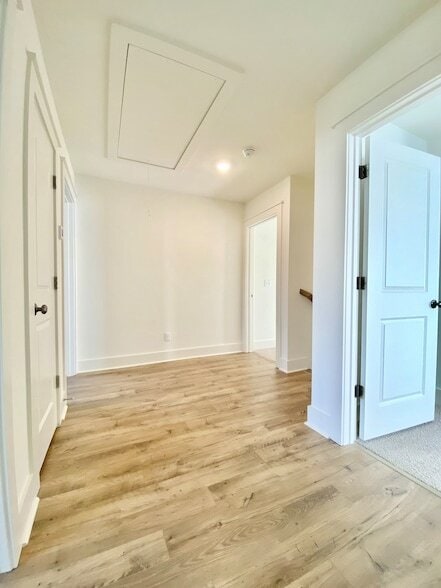 Building Photo - 643 Conifer Dr