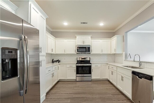 Building Photo - 1240 N Sicily Ln