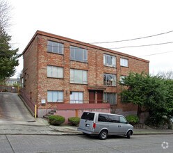 Building Photo - Highland Court