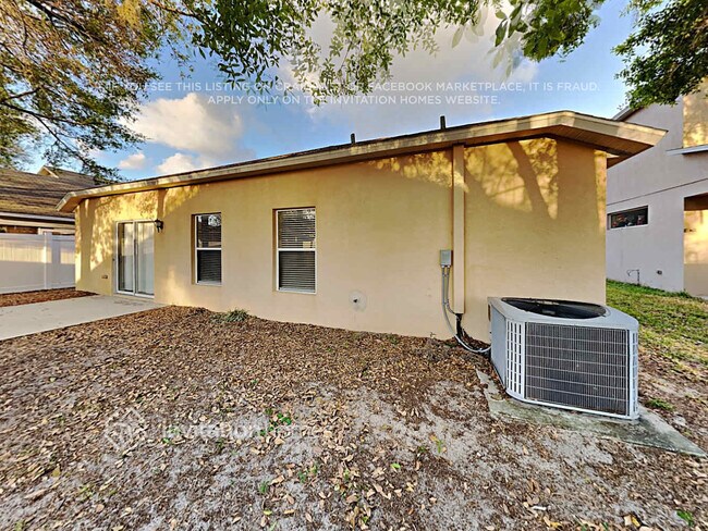 Building Photo - 35001 Meadow Reach Dr