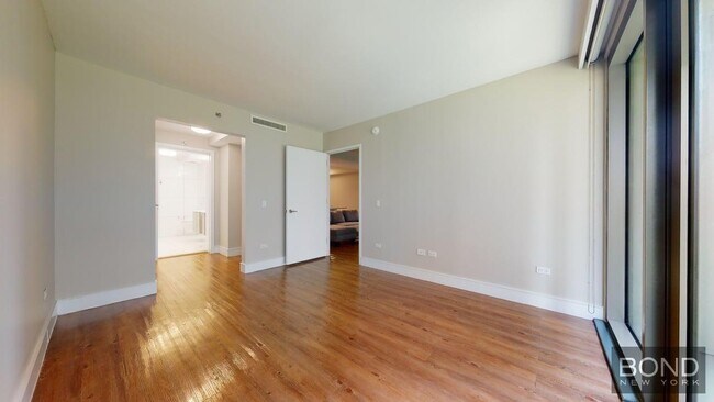 Building Photo - 237 E 34th St
