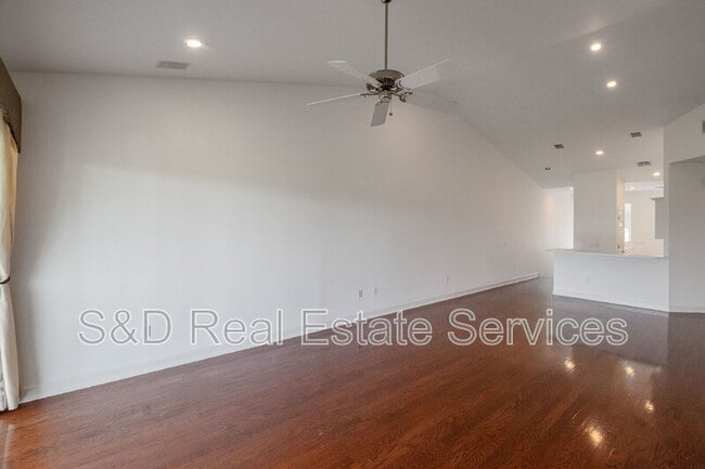 Building Photo - 447 Enclave Pl