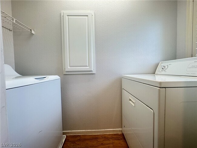 Building Photo - 9783 Ocotillo Falls Ave