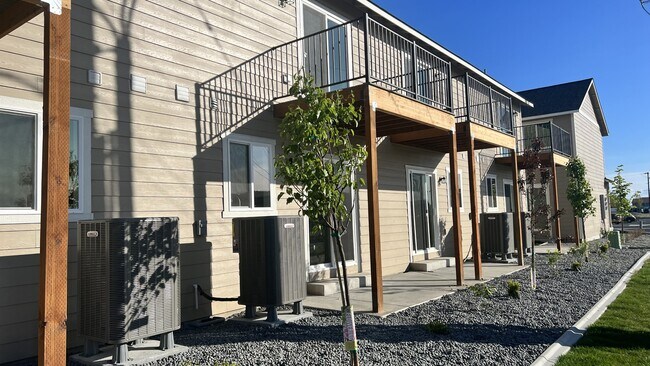 Primary Photo - 2821 W Marina Dr