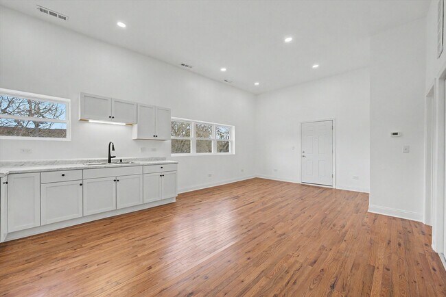 Building Photo - 7600 S Marquette Ave