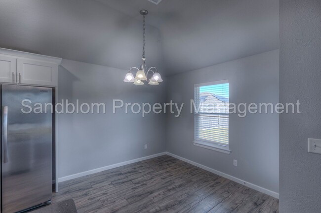 Building Photo - FOR LEASE | Broken Arrow | 3 Bed, 2 Bath H...