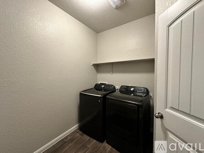 Building Photo - 101 Stellamar Dr
