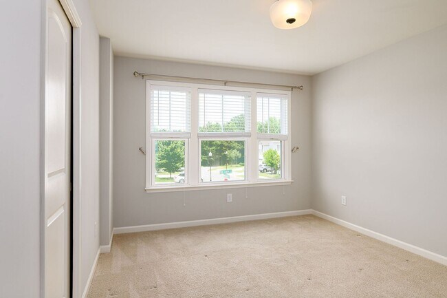 Building Photo - For Rent Winston Salem