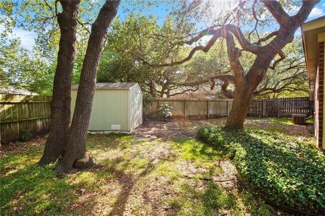 Building Photo - 119 Bluejack Pl