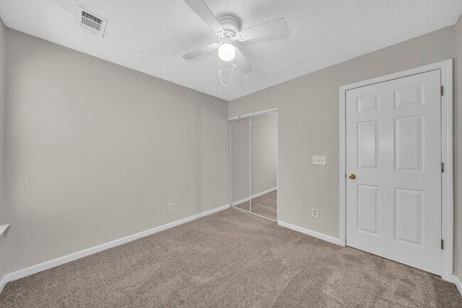 Building Photo - 225 Osmanthus Way