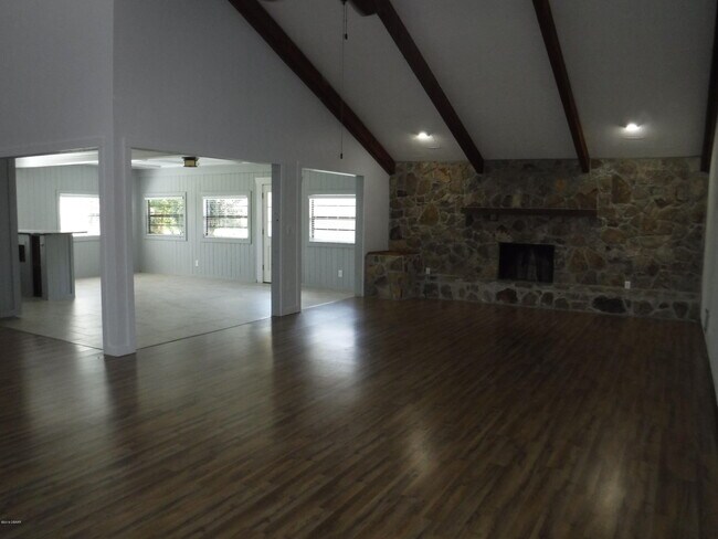 Building Photo - 176 Gull Cir N