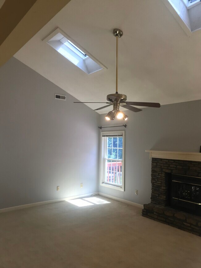 Primary Photo - 8734 Lantern Lite Pkwy