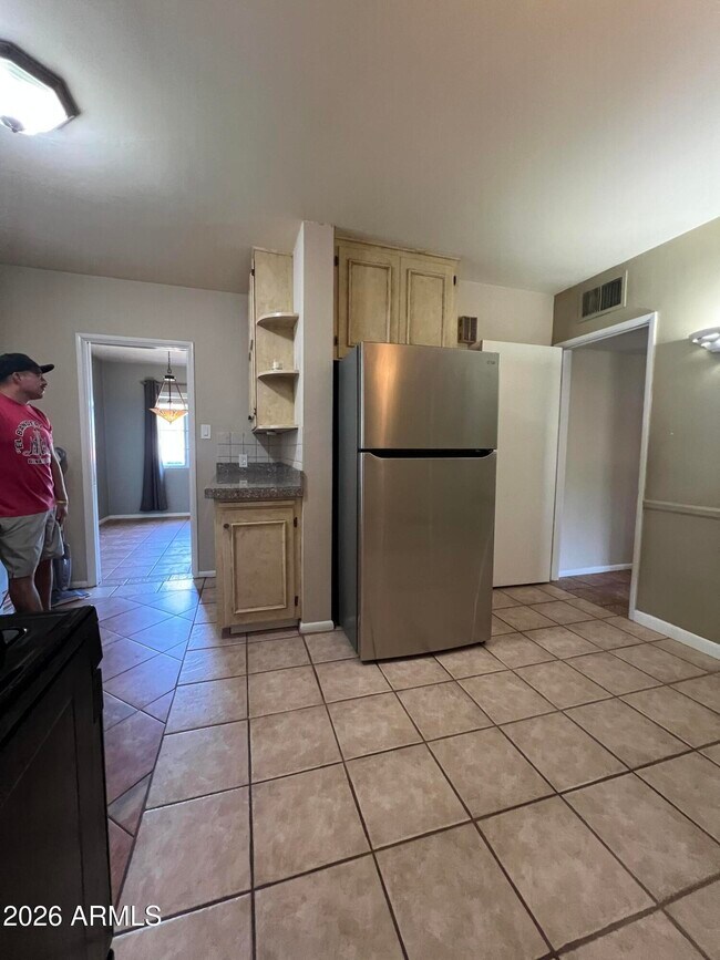 Building Photo - 4121 E Edgemont Ave