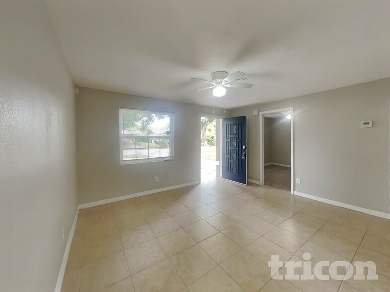 Building Photo - 8636 Oriole Ln