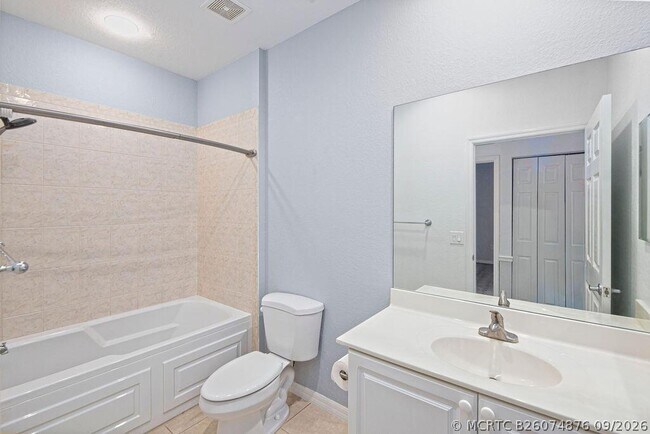 Building Photo - 1864 S Dovetail Dr