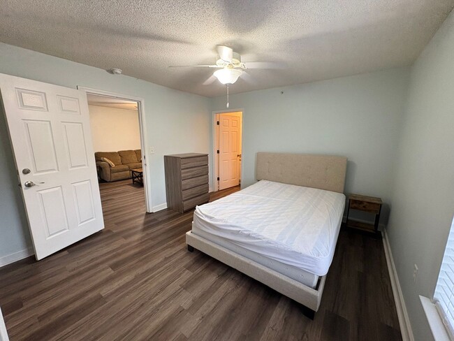 Building Photo - 731 Harts Cove Way