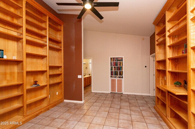 Building Photo - 6321 W Linda Ln