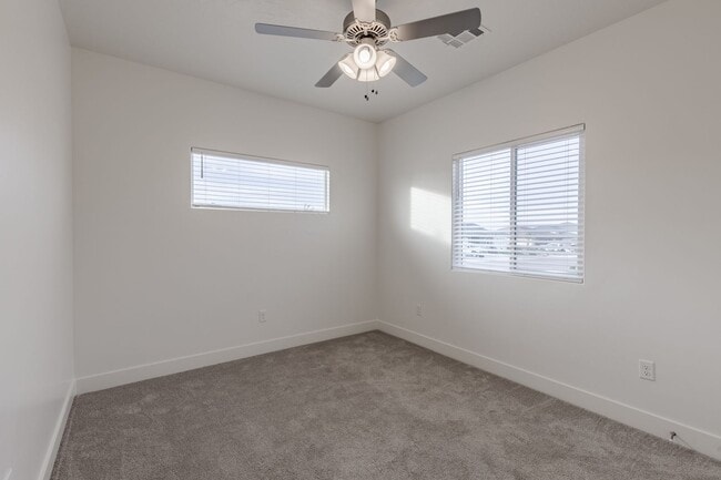 Building Photo - Beautiful Property in the Sage Canyon Neig...