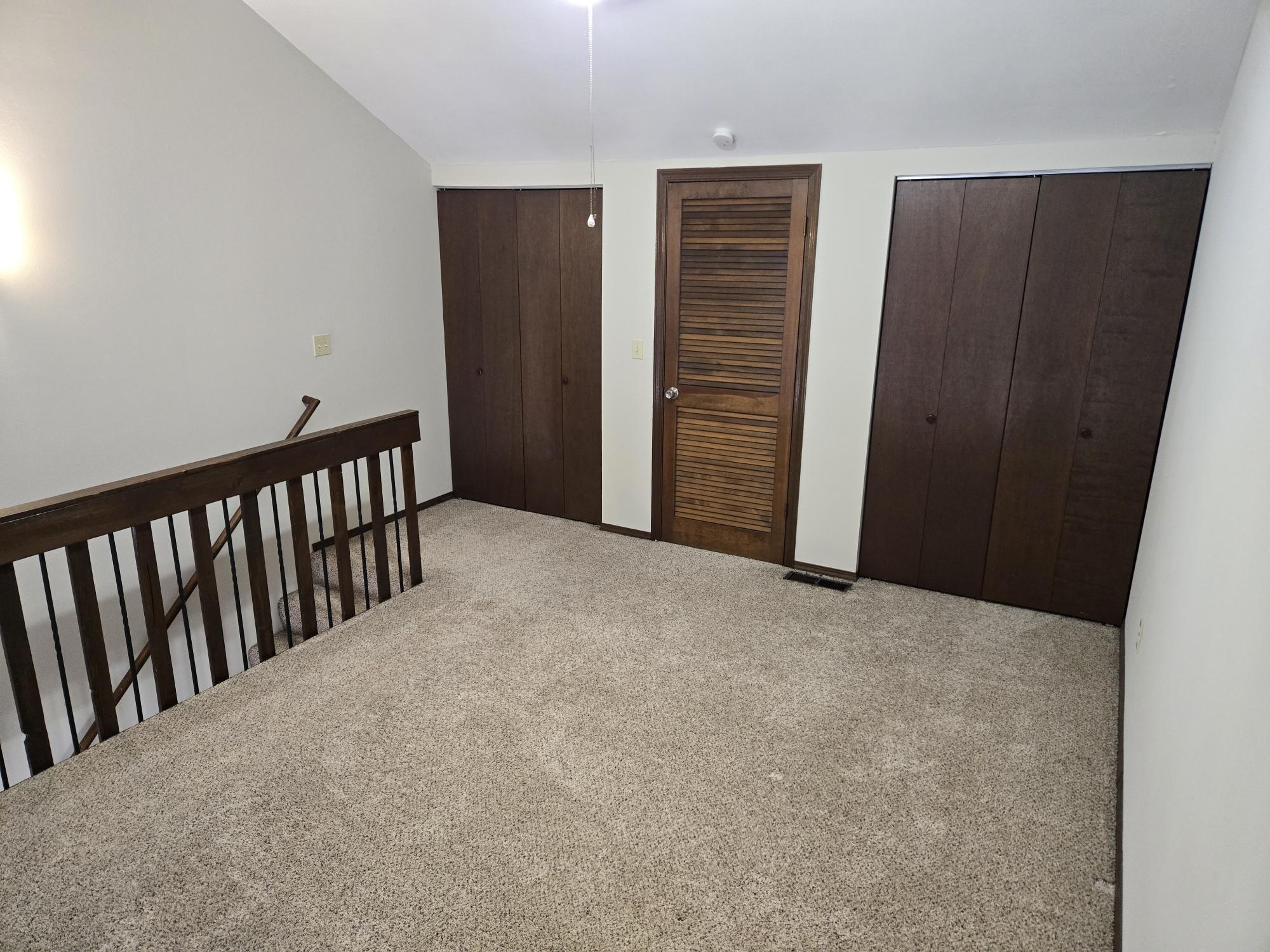 Building Photo - 17 Village Ct