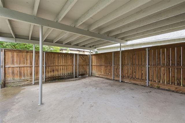 Building Photo - 7517 Meadow Oaks Dr