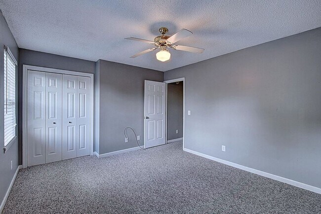 Building Photo - 200 Arrowhead Dr