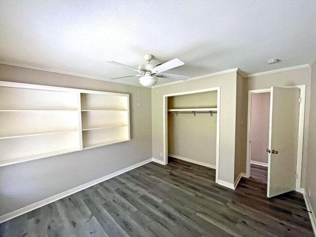 Building Photo - 701 Gardenia Ln