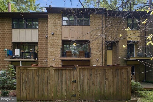 Building Photo - 2042 Headlands Cir