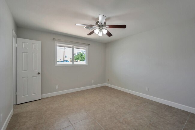 Building Photo - 6 BED HOUSE CLOSE TO ASU CAMPUS