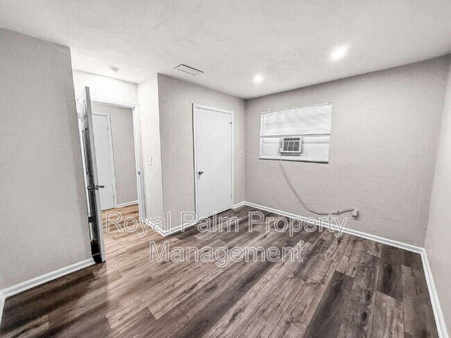 Building Photo - 3744 Estelle Ave