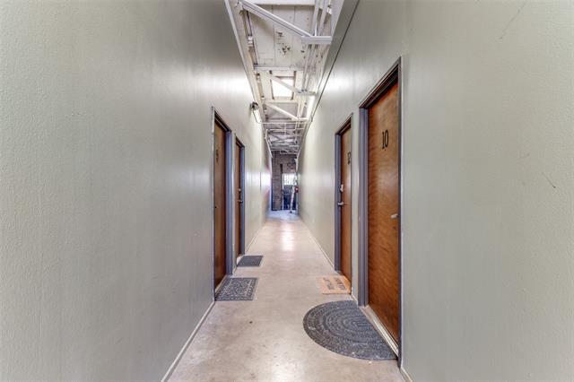 Building Photo - 1813 Clarence St