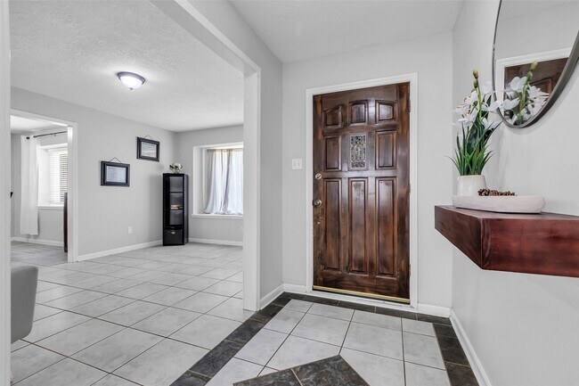 Building Photo - 1210 Forsythe Ln