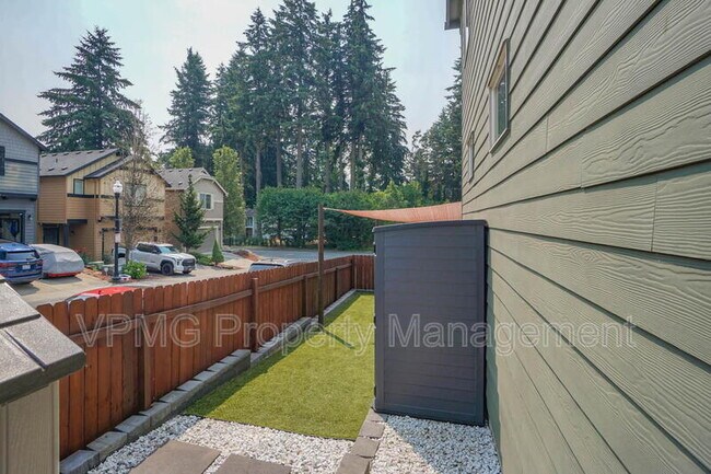Building Photo - 5941 NE 48th St