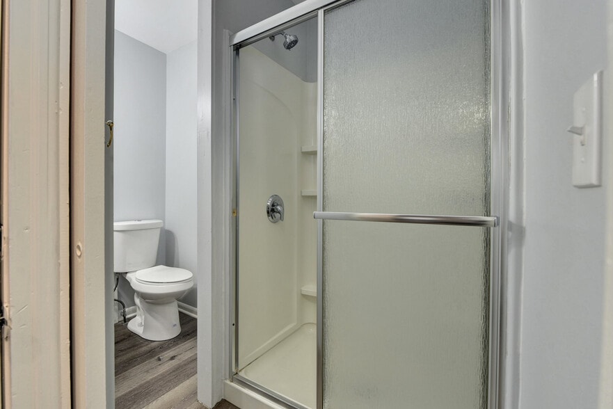 Building Photo - 2050 Robin St