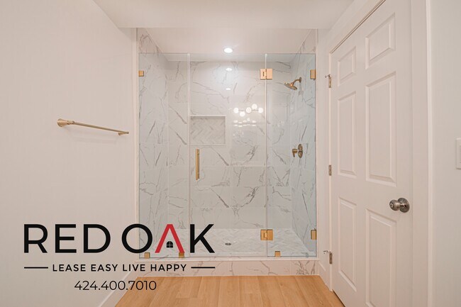 Building Photo - 6738 Independence Ave