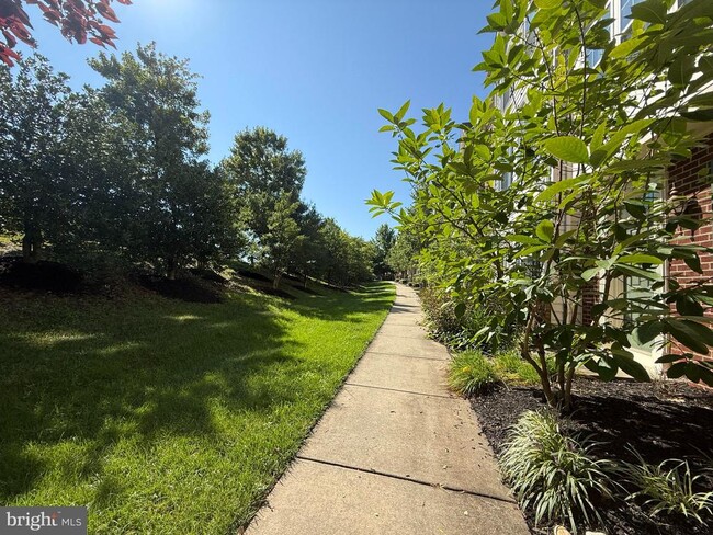 Building Photo - 14050 Cannondale Way
